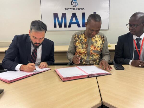 Signature de la convention de financement du PACRIR- MALI-NSS entre le Mali (Ministère des Finances) et la Banque Mondiale